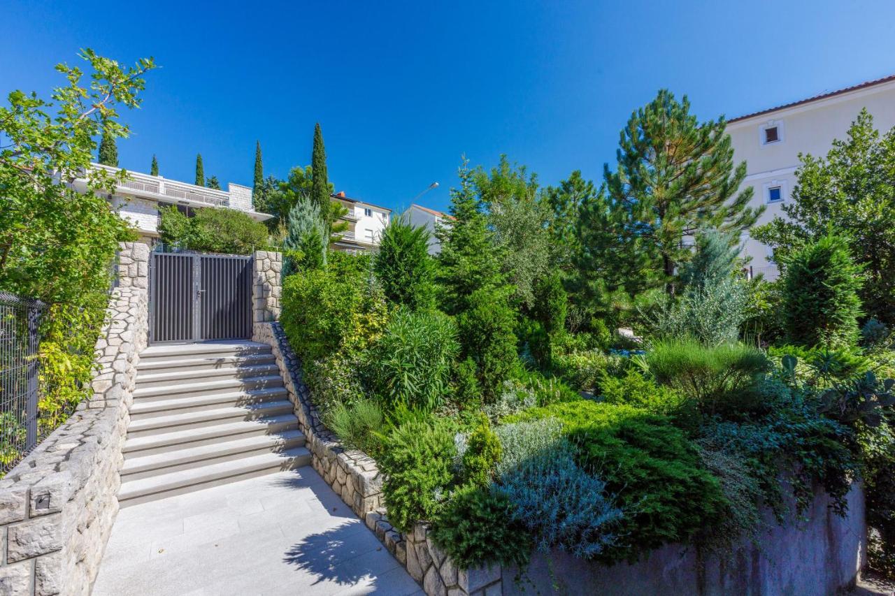Apartments Loncaric Crikvenica Exterior foto