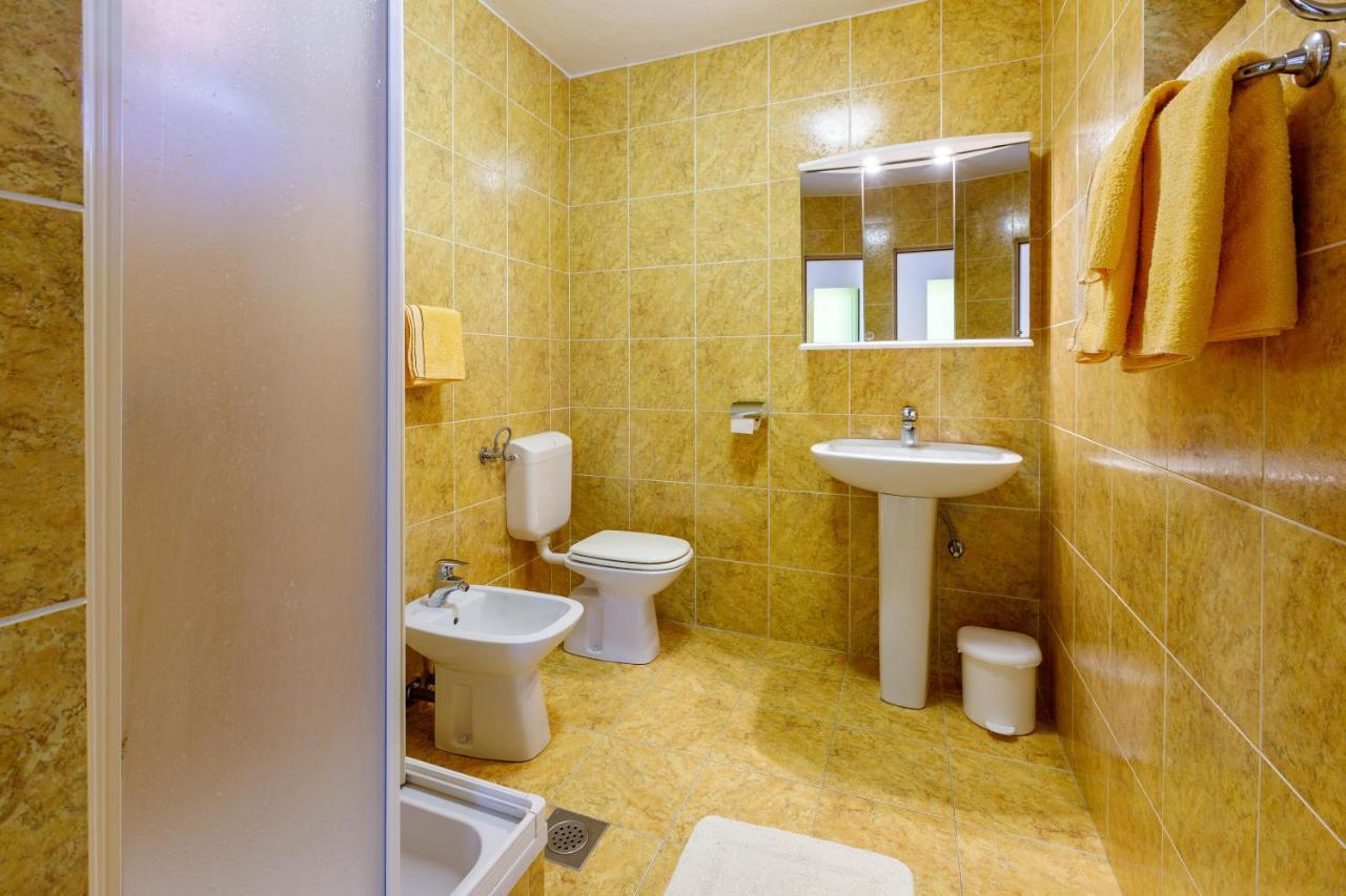 Apartments Loncaric Crikvenica Exterior foto
