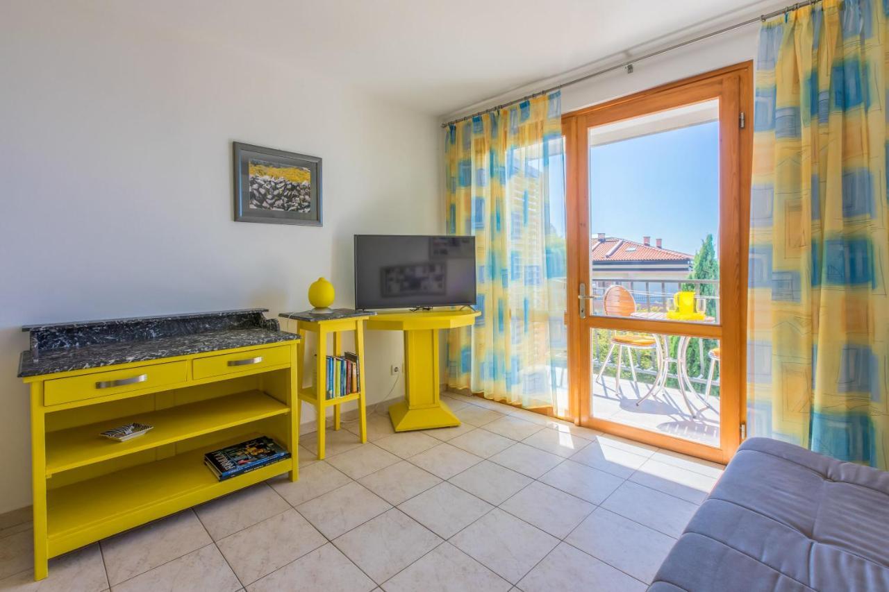 Apartments Loncaric Crikvenica Exterior foto