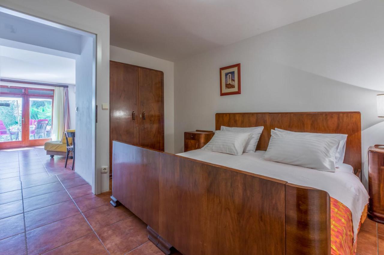 Apartments Loncaric Crikvenica Exterior foto