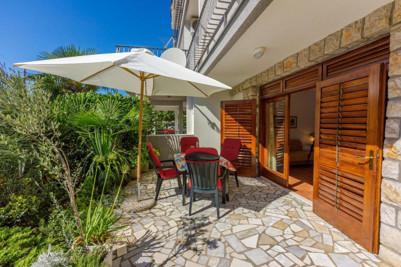 Apartments Loncaric Crikvenica Exterior foto