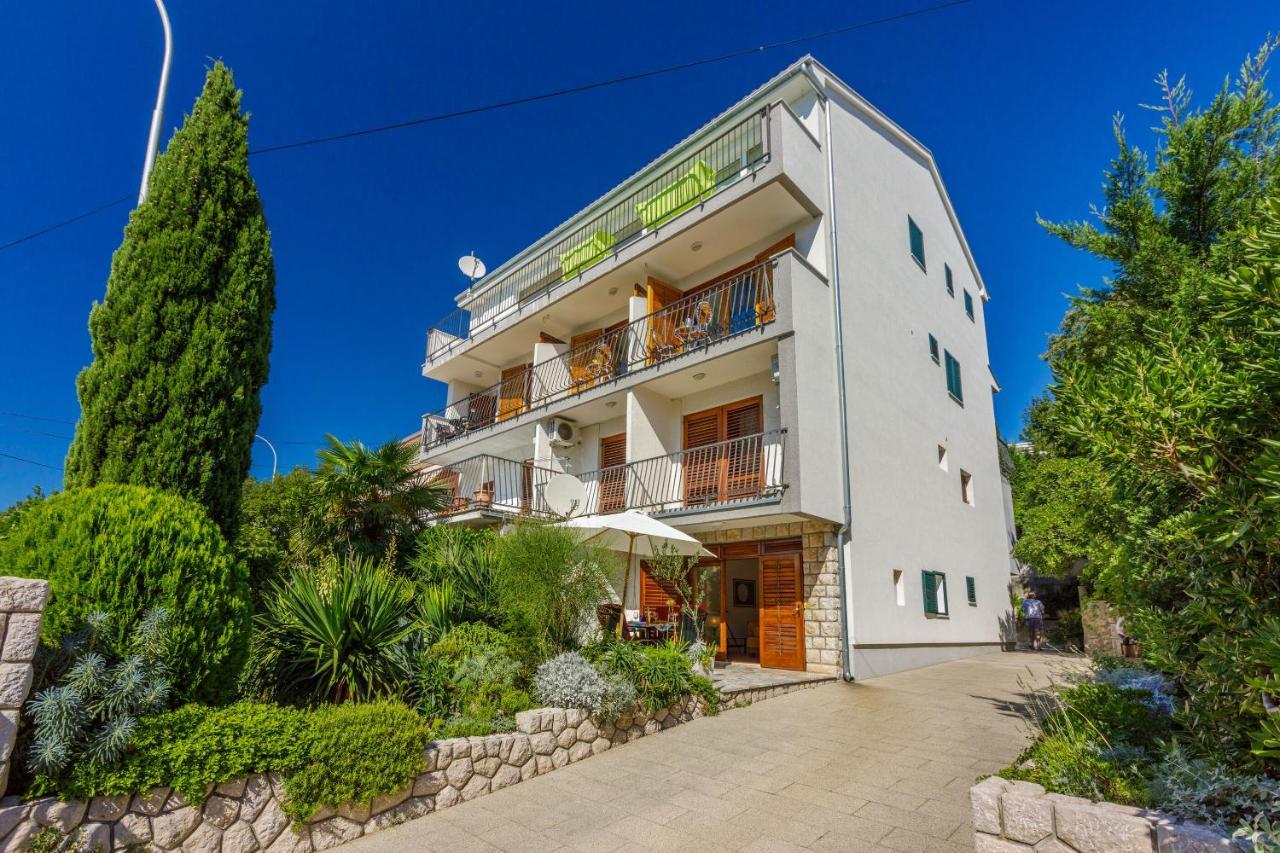 Apartments Loncaric Crikvenica Exterior foto