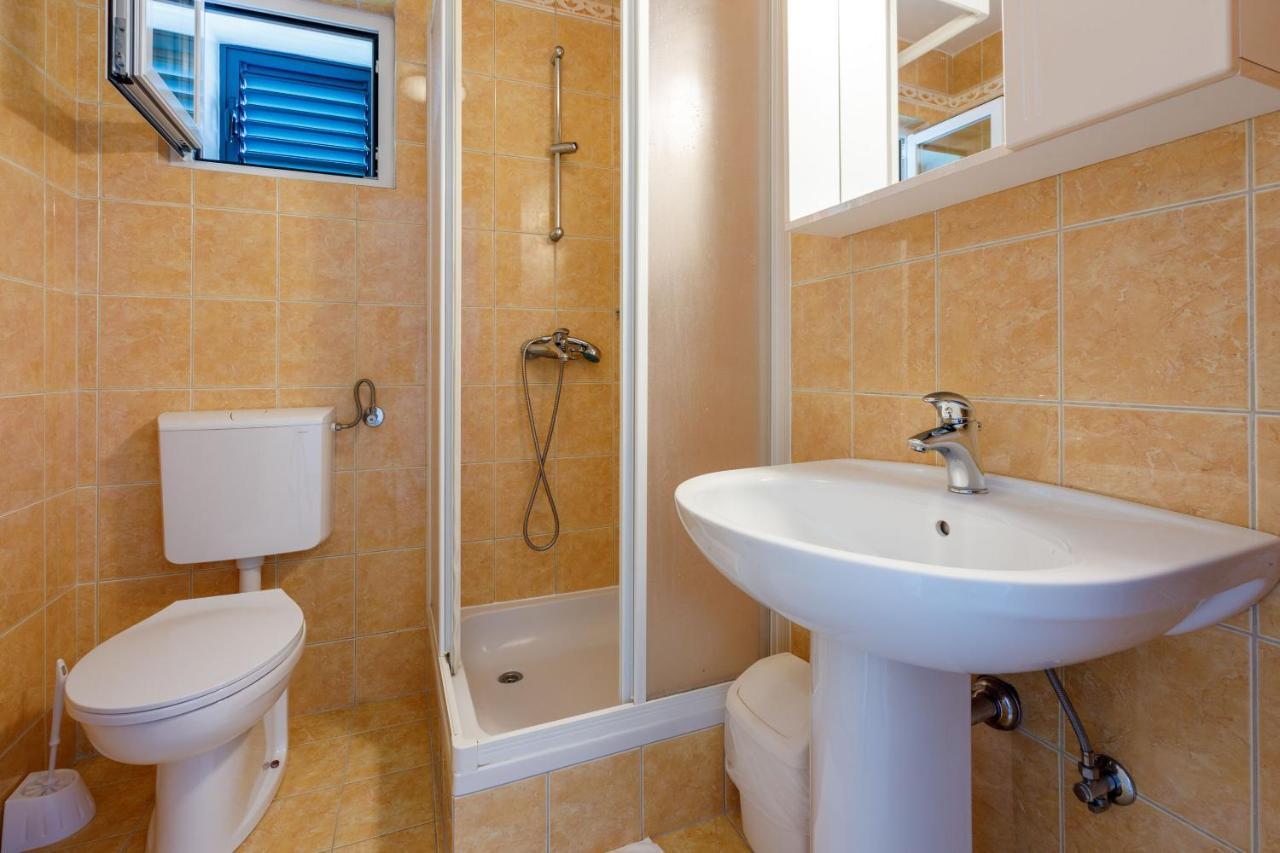 Apartments Loncaric Crikvenica Exterior foto